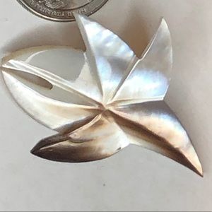 Vintage Retro Shell Flower Pin Brooch